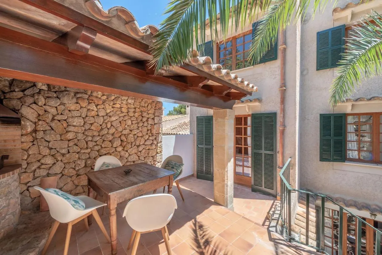 Villa Creus ile iletişim